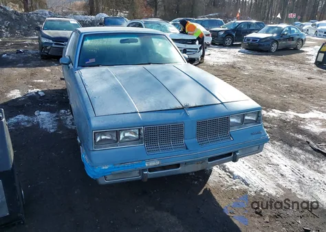 1985 Oldsmobile Cutlass Supreme Brougham z USA, uszkodzony, nr VIN 2G3GM47A8F2331750